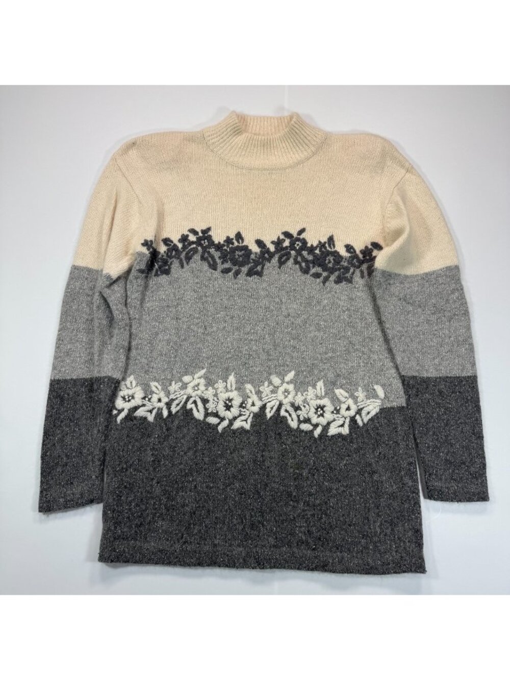 Vintage Segue Sweater Women's M Beige Floral Wool Embroidered Grandma Holiday